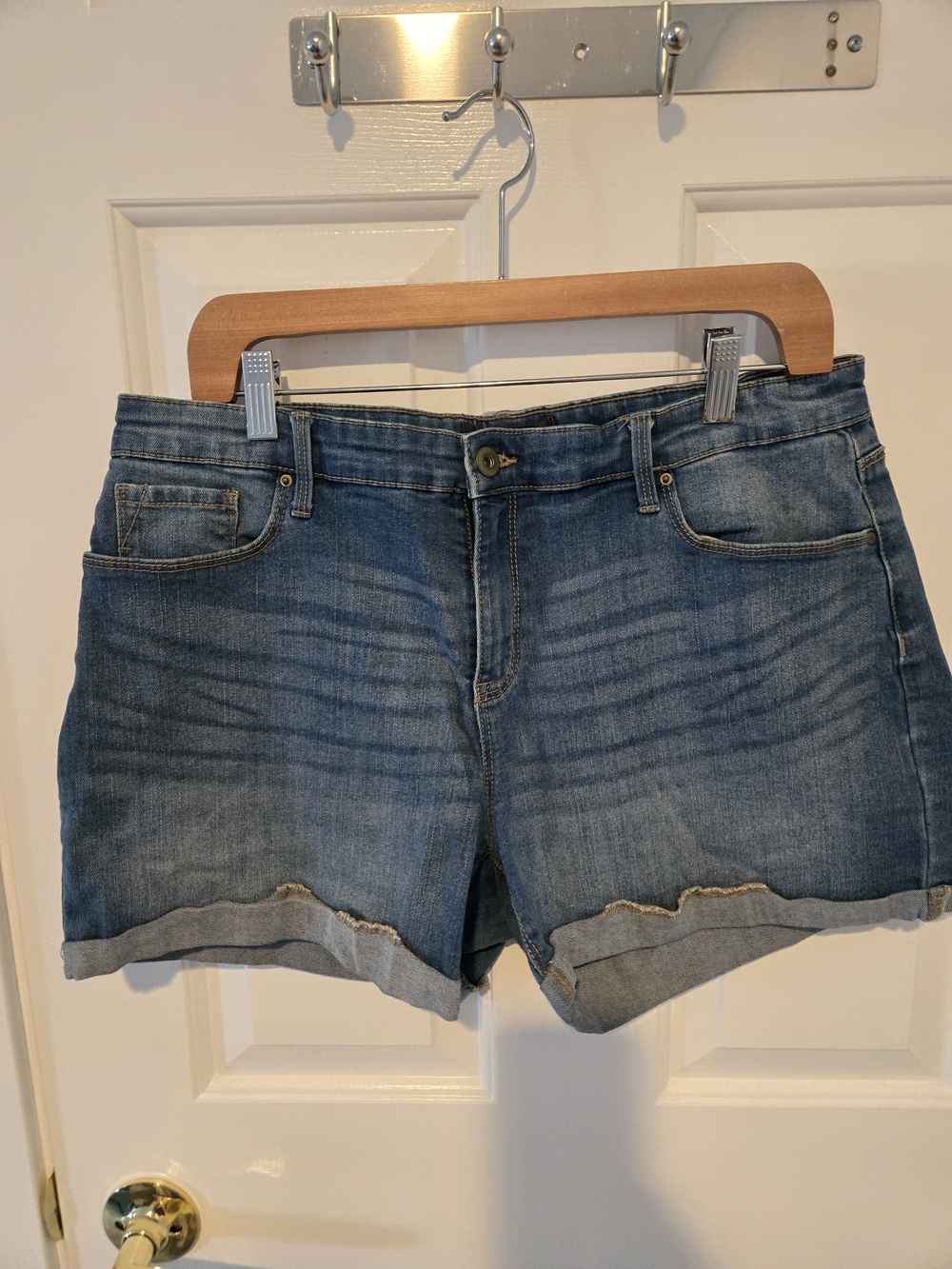 Reitmans Blue Rolled-Hem Denim Shorts